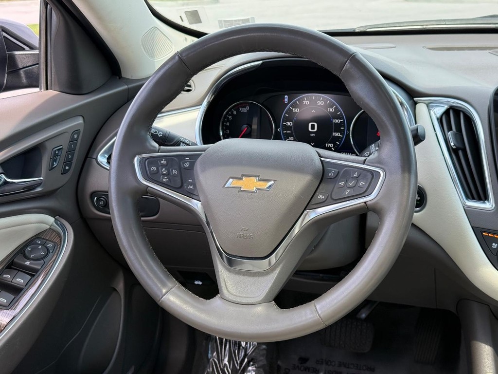Chevrolet Malibu Vehicle Full-screen Gallery Image 13