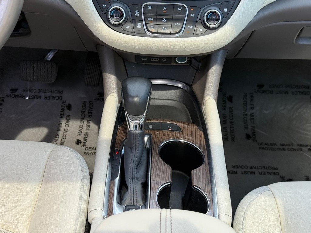 Chevrolet Malibu Vehicle Full-screen Gallery Image 15