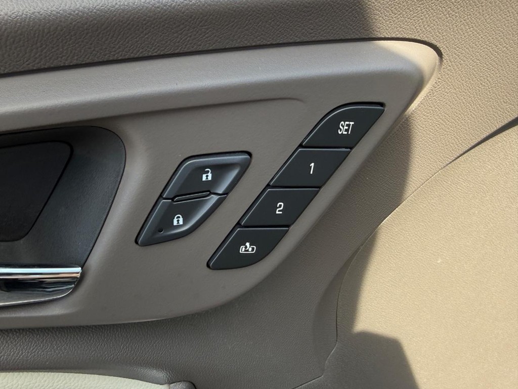 Chevrolet Malibu Vehicle Full-screen Gallery Image 17