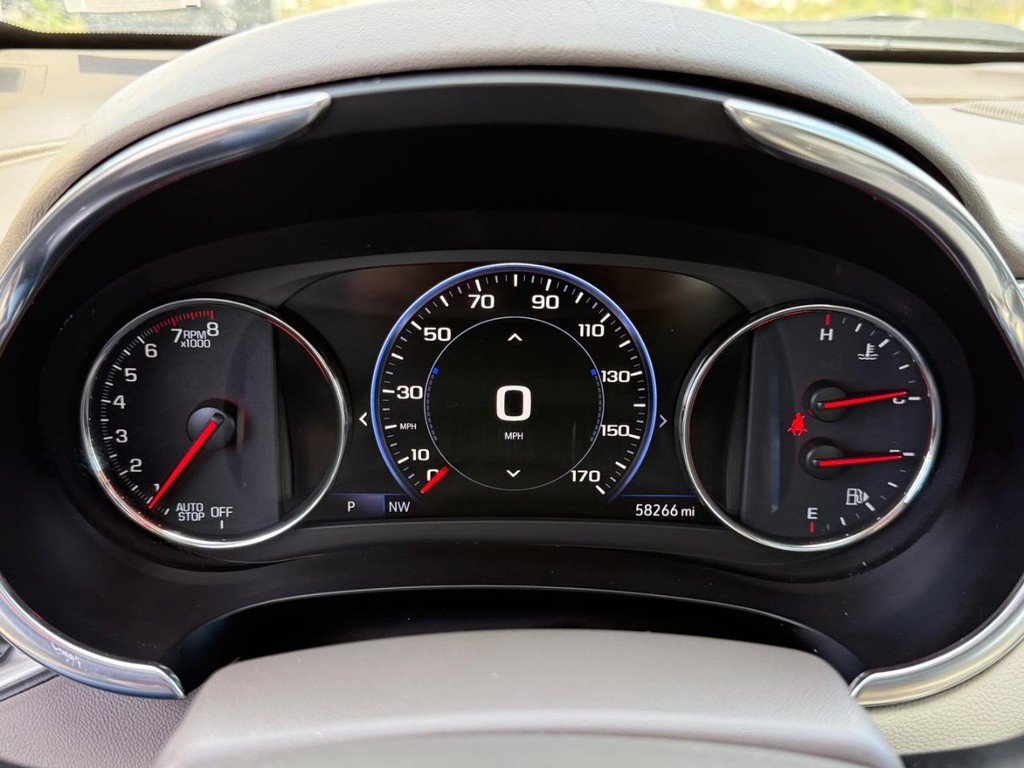 Chevrolet Malibu Vehicle Full-screen Gallery Image 21