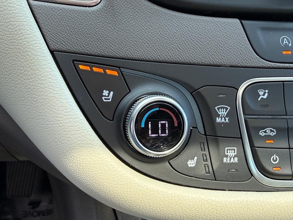 Chevrolet Malibu Vehicle Full-screen Gallery Image 25