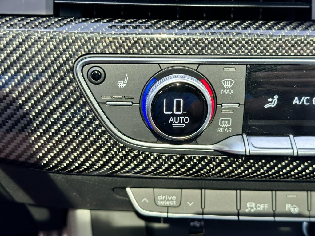 Audi RS 5 Sportback Vehicle Full-screen Gallery Image 23