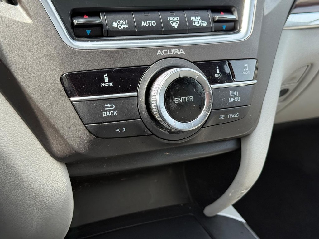 Acura MDX Vehicle Full-screen Gallery Image 21