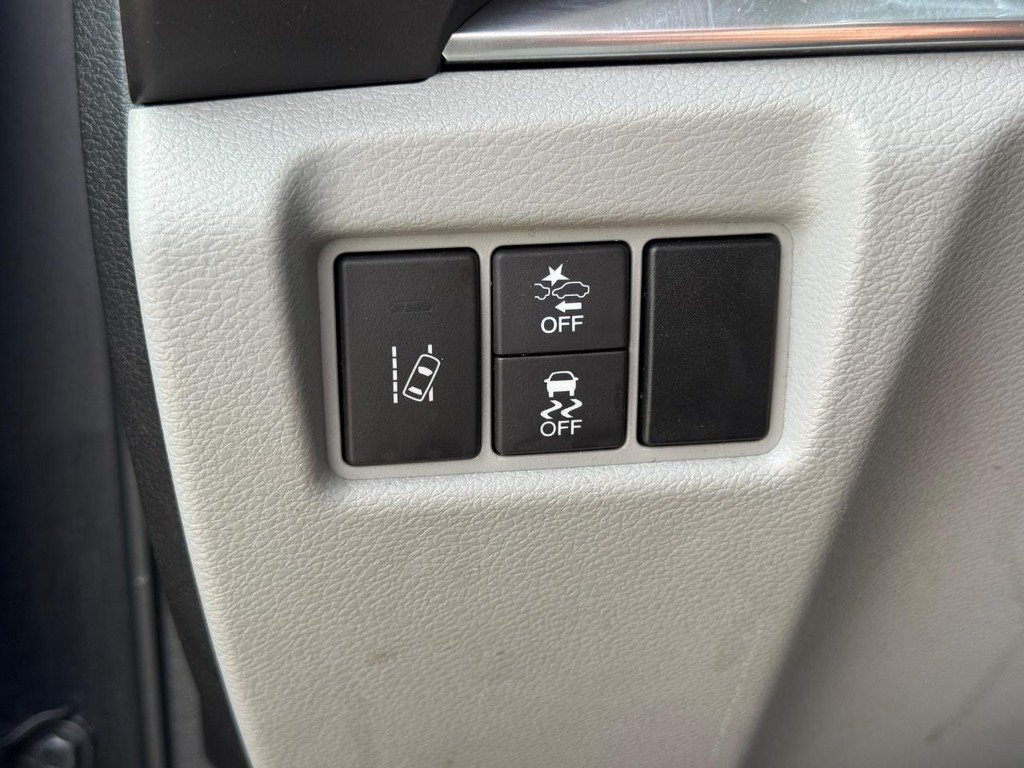Acura MDX Vehicle Full-screen Gallery Image 25