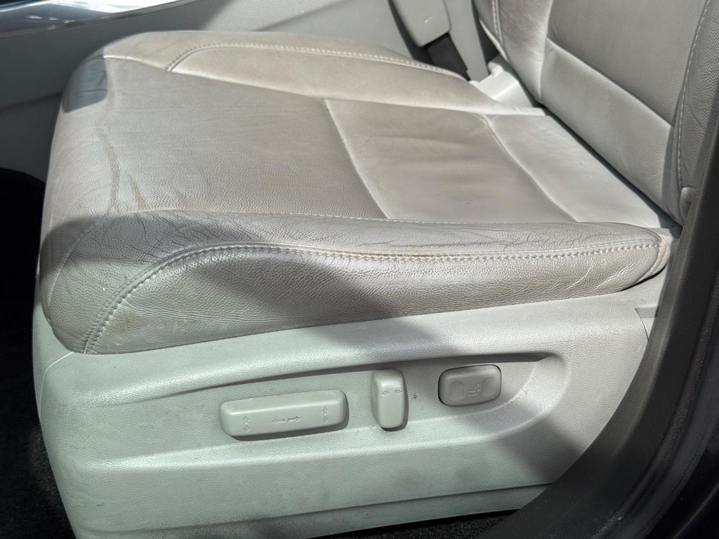 Acura MDX Vehicle Full-screen Gallery Image 27