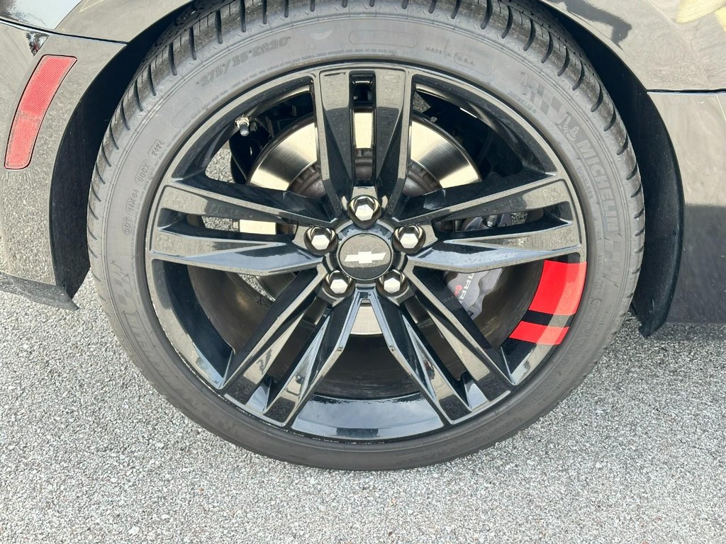 Chevrolet Camaro Vehicle Full-screen Gallery Image 06