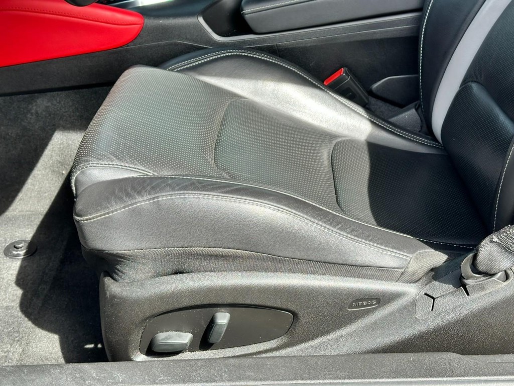 Chevrolet Camaro Vehicle Full-screen Gallery Image 14