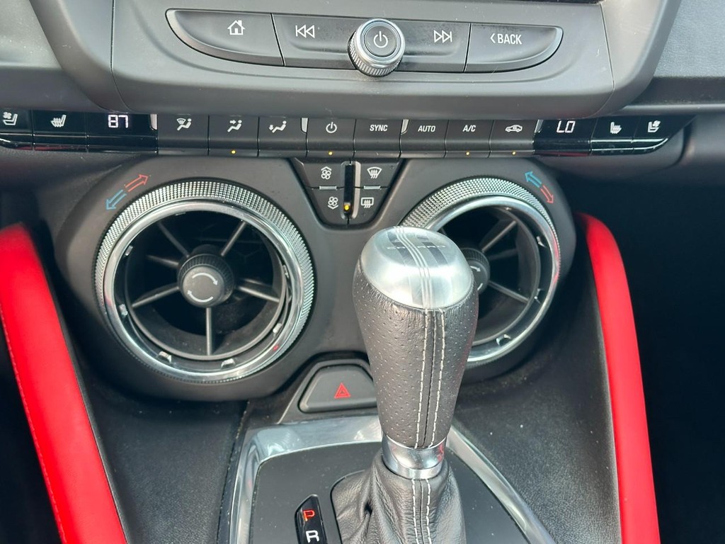 Chevrolet Camaro Vehicle Full-screen Gallery Image 19