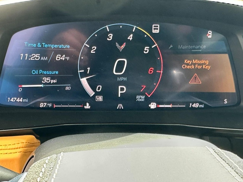 Chevrolet Corvette Vehicle Full-screen Gallery Image 19