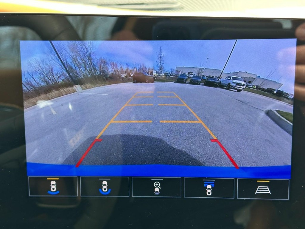 Chevrolet Corvette Vehicle Full-screen Gallery Image 25