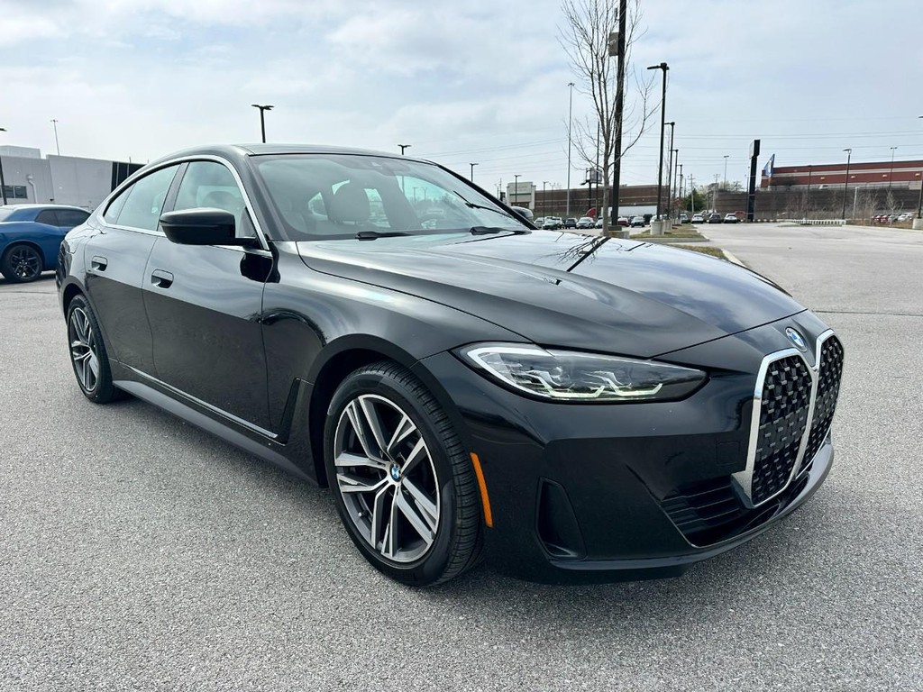 BMW 4 Series Vehicle Full-screen Gallery Image 08