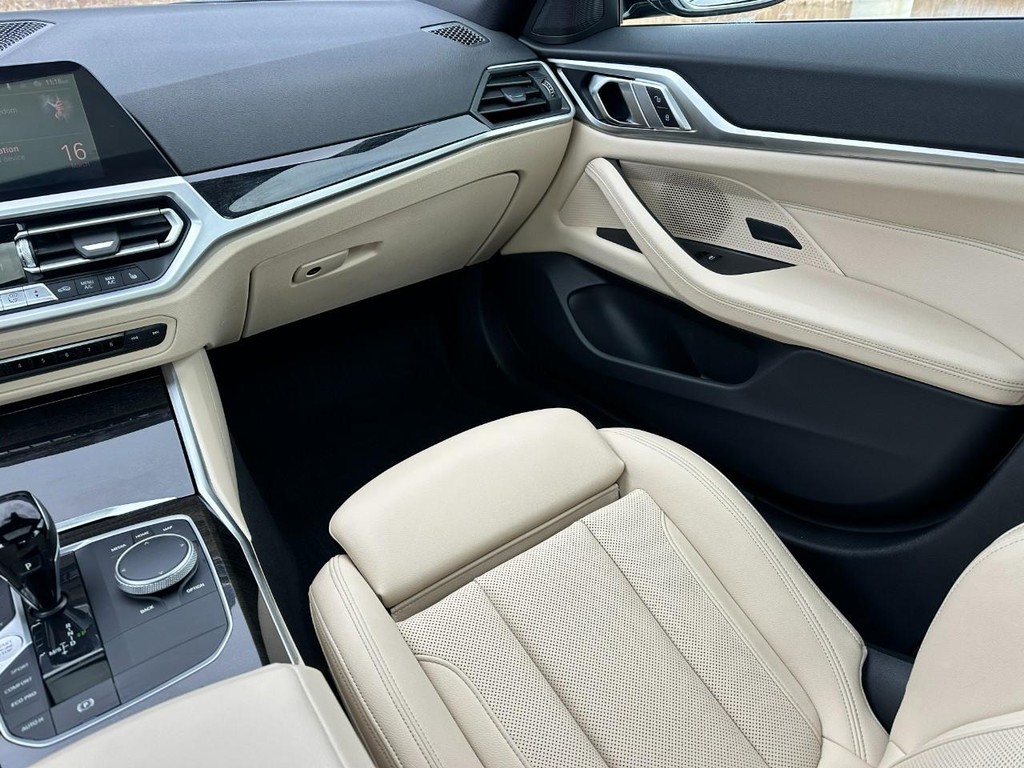 BMW 4 Series Vehicle Full-screen Gallery Image 17