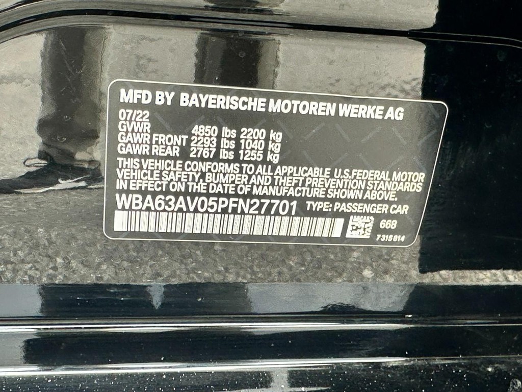 BMW 4 Series Vehicle Full-screen Gallery Image 25