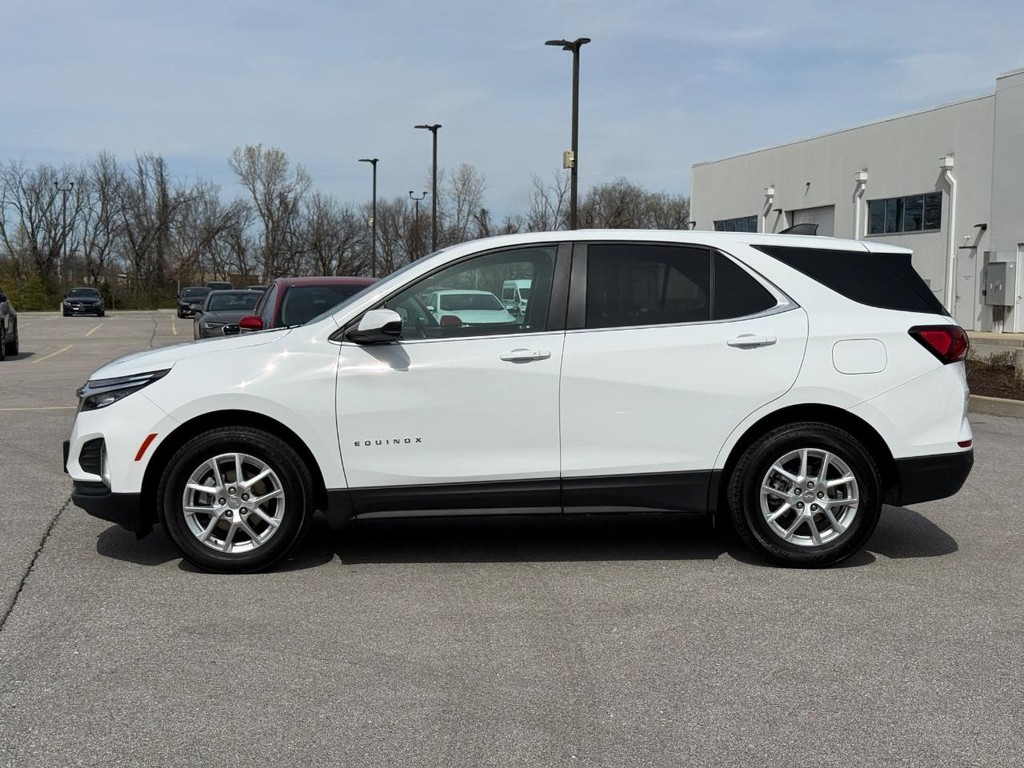Chevrolet Equinox Vehicle Full-screen Gallery Image 02