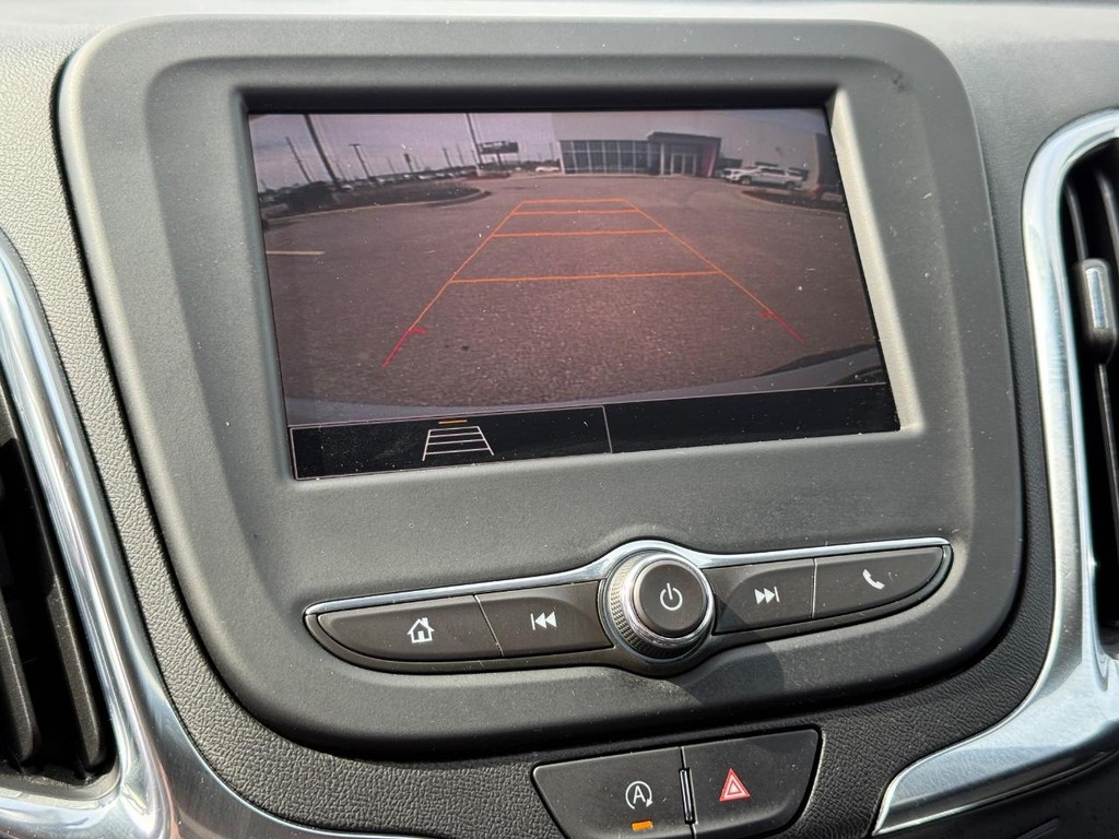 Chevrolet Equinox Vehicle Full-screen Gallery Image 17