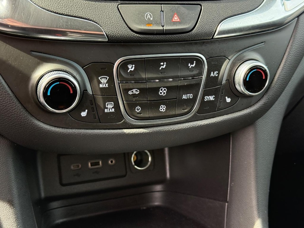 Chevrolet Equinox Vehicle Full-screen Gallery Image 18