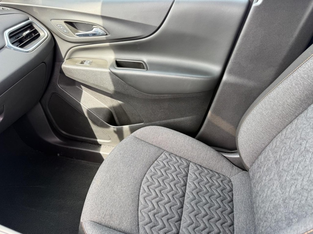 Chevrolet Equinox Vehicle Full-screen Gallery Image 20