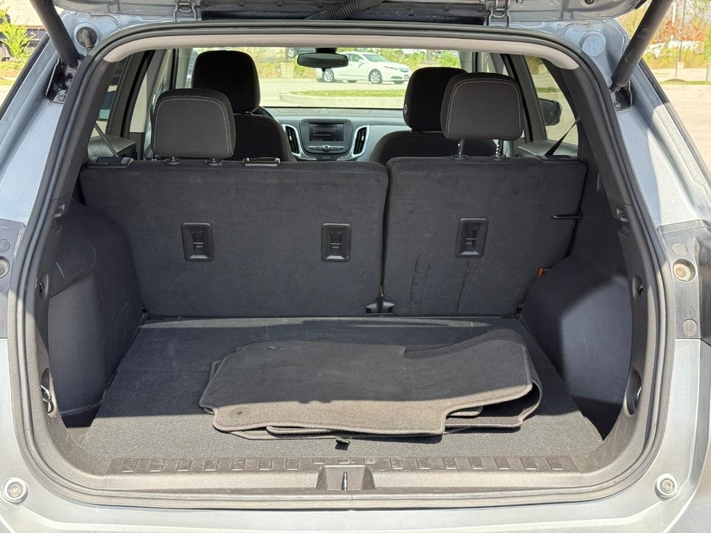 Chevrolet Equinox Vehicle Full-screen Gallery Image 04