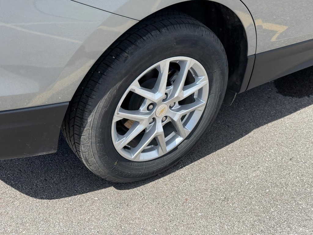 Chevrolet Equinox Vehicle Full-screen Gallery Image 08