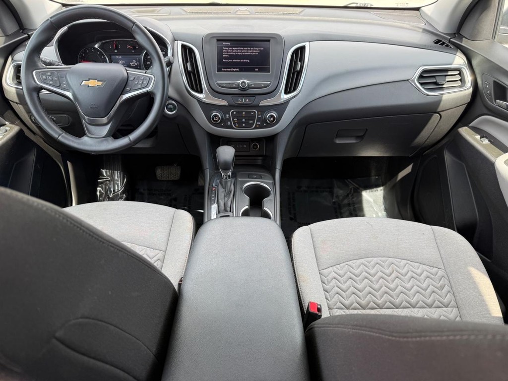 Chevrolet Equinox Vehicle Full-screen Gallery Image 12