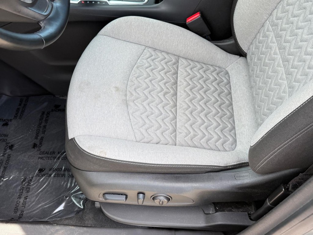 Chevrolet Equinox Vehicle Full-screen Gallery Image 17