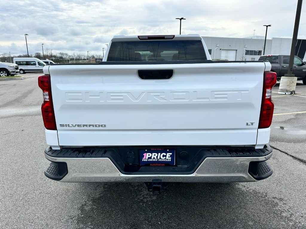 Chevrolet Silverado 1500 Vehicle Full-screen Gallery Image 04