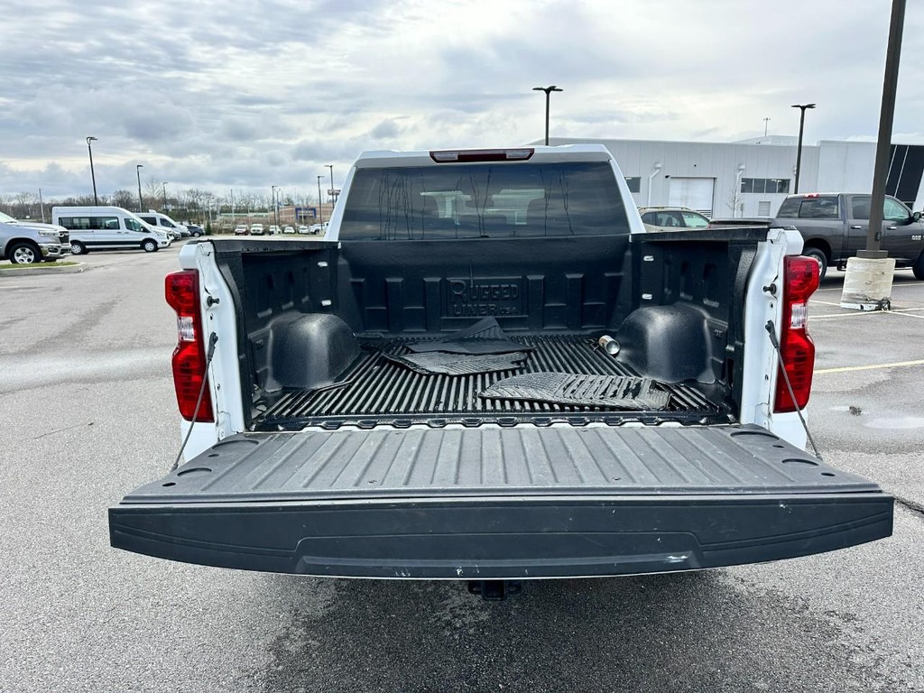 Chevrolet Silverado 1500 Vehicle Full-screen Gallery Image 05