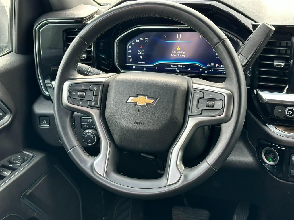 Chevrolet Silverado 1500 Vehicle Full-screen Gallery Image 12