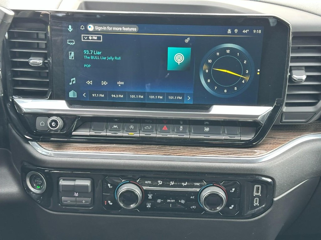 Chevrolet Silverado 1500 Vehicle Full-screen Gallery Image 13