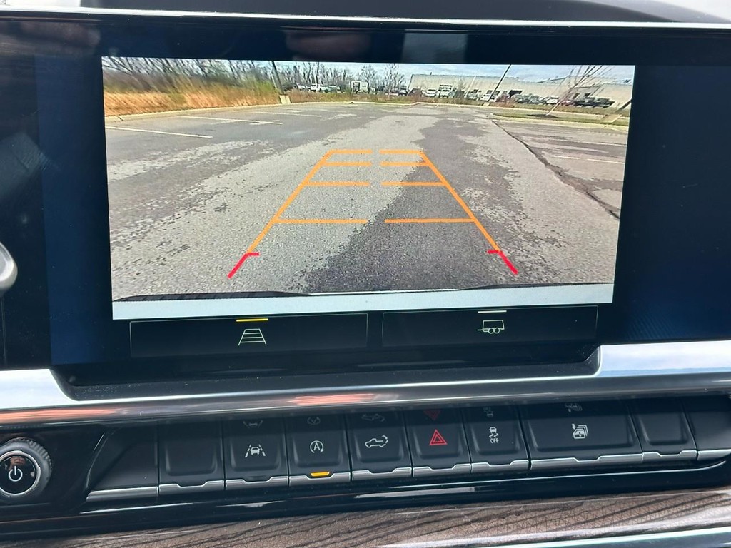 Chevrolet Silverado 1500 Vehicle Full-screen Gallery Image 22