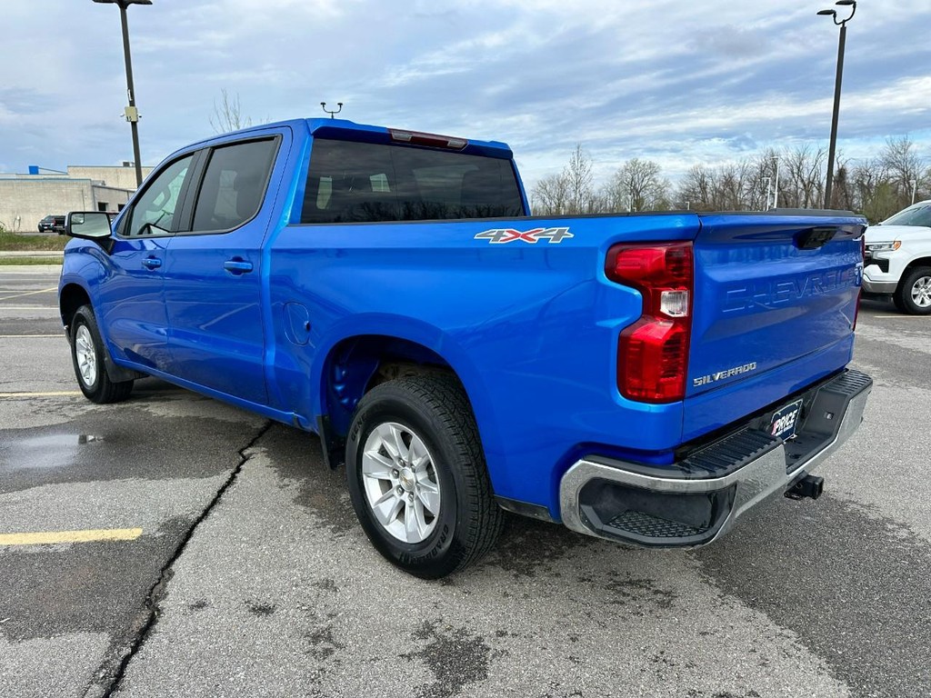 Chevrolet Silverado 1500 Vehicle Full-screen Gallery Image 03