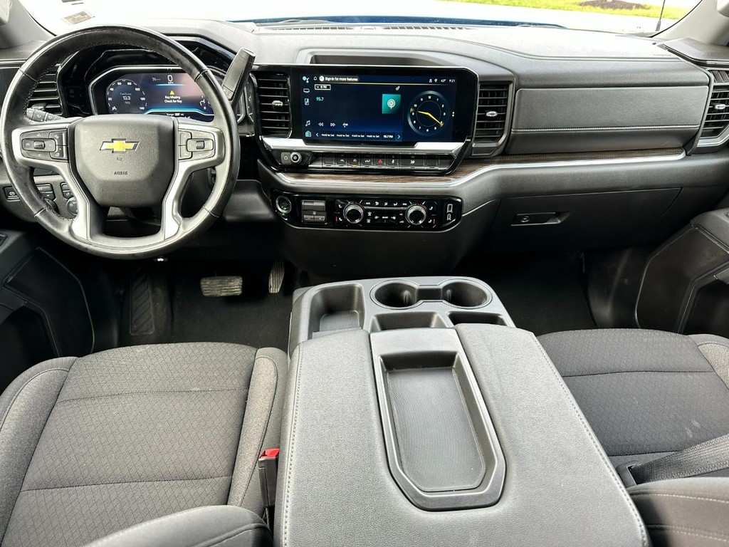 Chevrolet Silverado 1500 Vehicle Full-screen Gallery Image 11