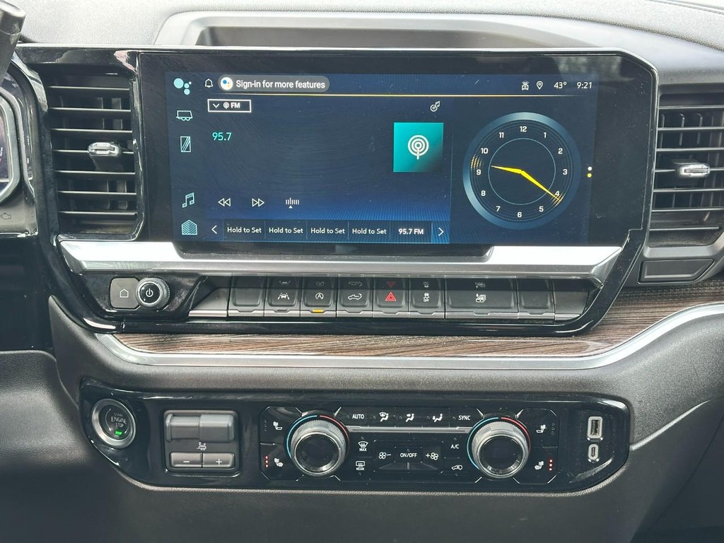 Chevrolet Silverado 1500 Vehicle Full-screen Gallery Image 13