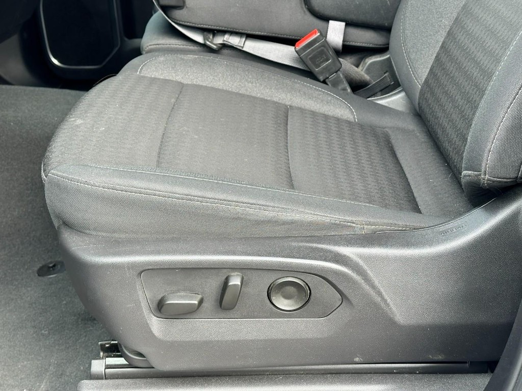 Chevrolet Silverado 1500 Vehicle Full-screen Gallery Image 17