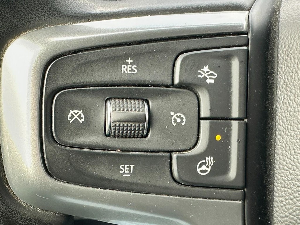 Chevrolet Silverado 1500 Vehicle Full-screen Gallery Image 18