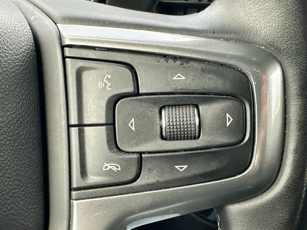 Chevrolet Silverado 1500 Vehicle Full-screen Gallery Image 19