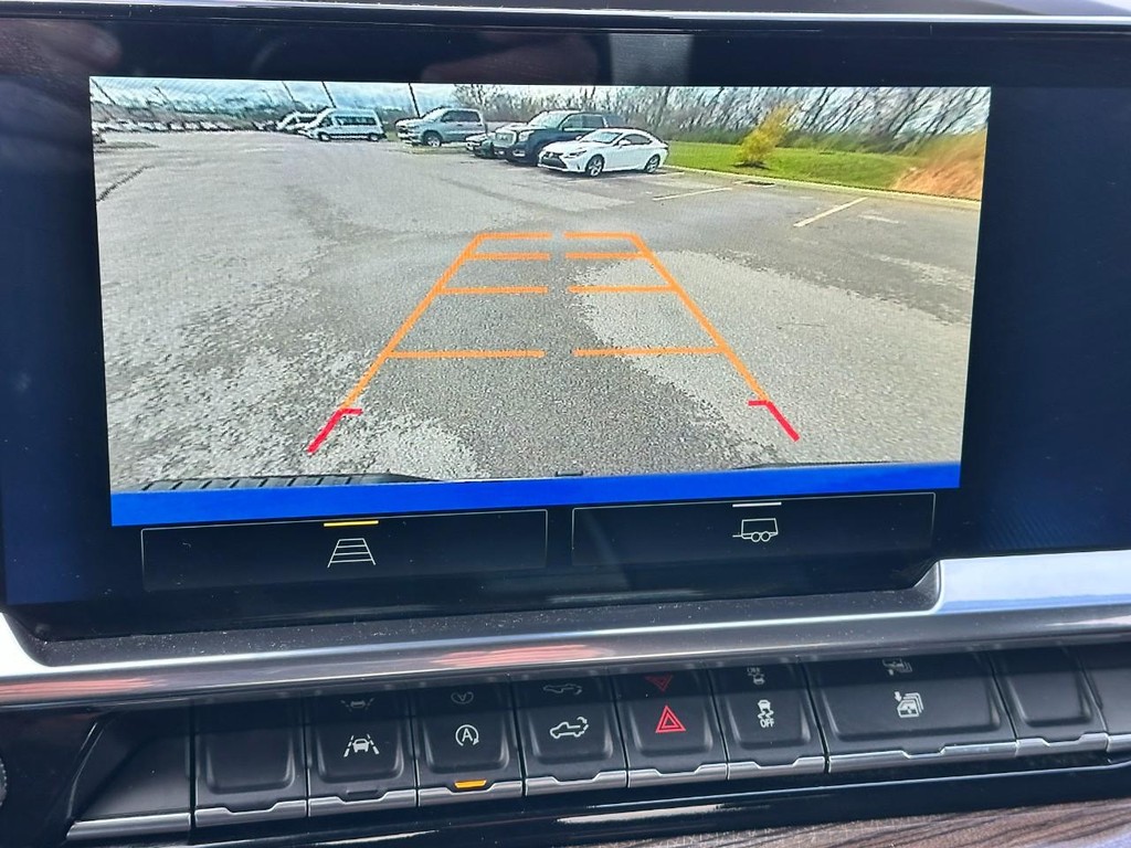 Chevrolet Silverado 1500 Vehicle Full-screen Gallery Image 22