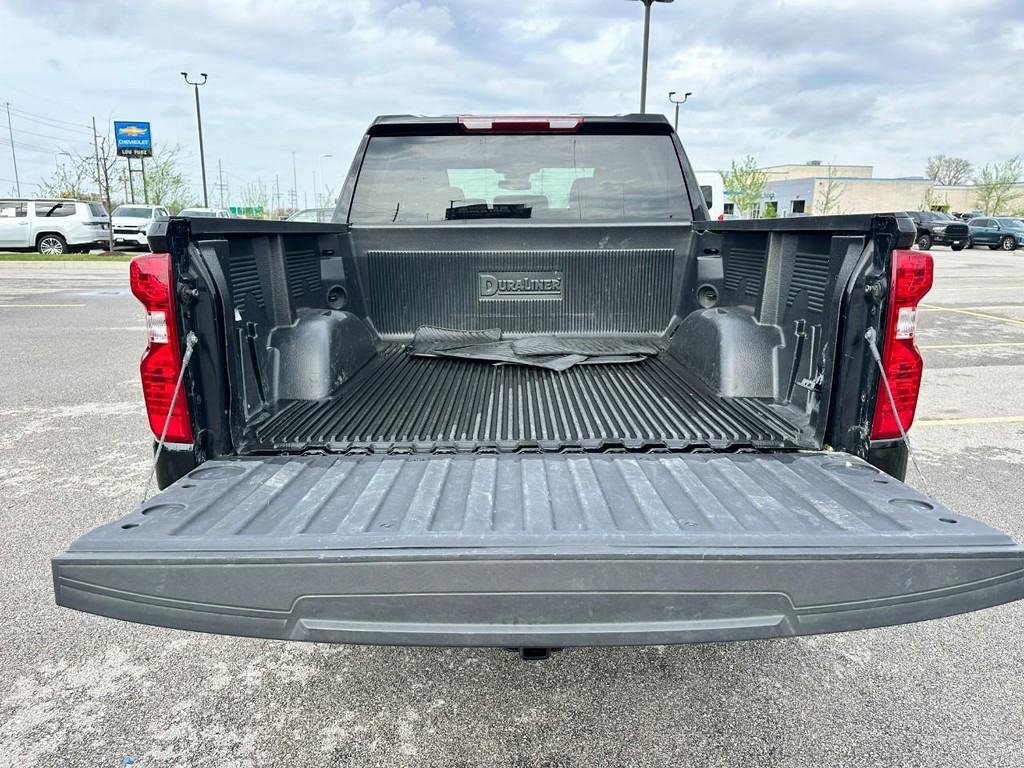 Chevrolet Silverado 1500 Vehicle Full-screen Gallery Image 05