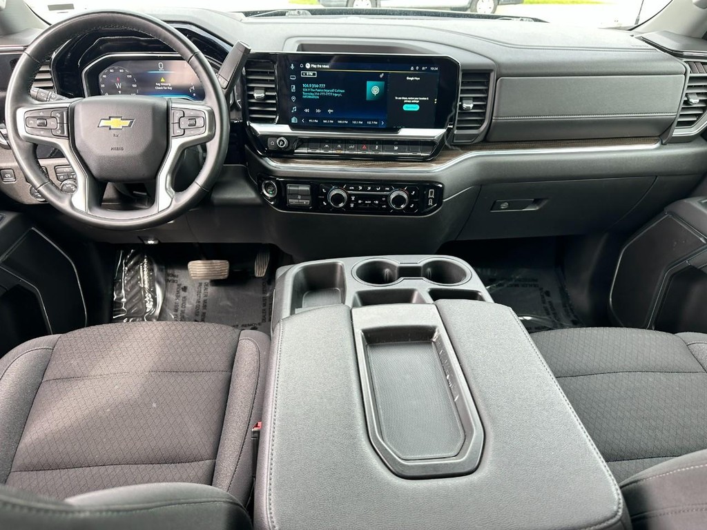 Chevrolet Silverado 1500 Vehicle Full-screen Gallery Image 11