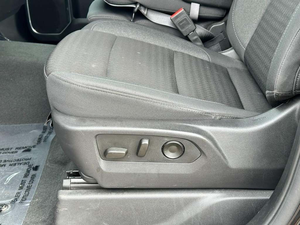 Chevrolet Silverado 1500 Vehicle Full-screen Gallery Image 17