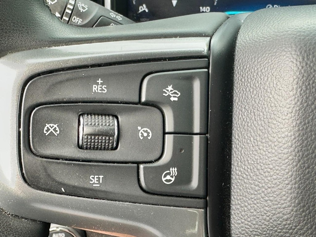 Chevrolet Silverado 1500 Vehicle Full-screen Gallery Image 18