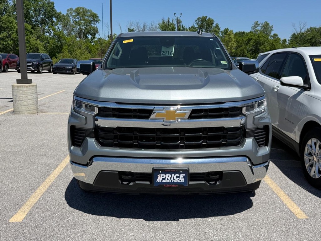 Chevrolet Silverado 1500 Vehicle Full-screen Gallery Image 03