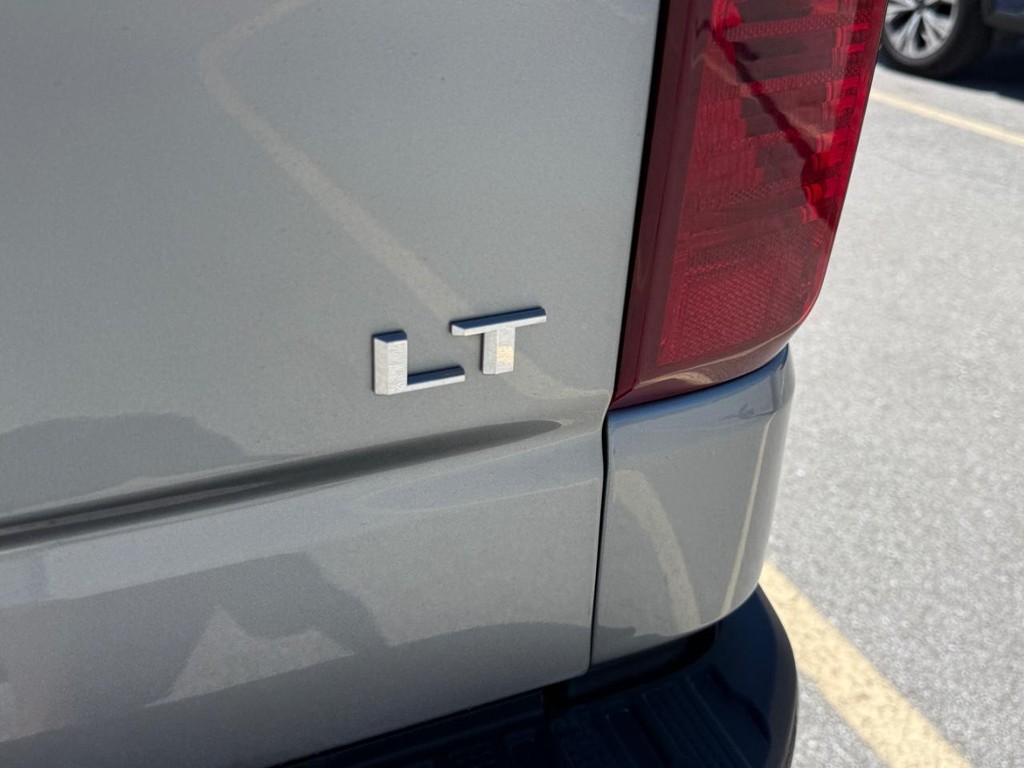 Chevrolet Silverado 1500 Vehicle Full-screen Gallery Image 10