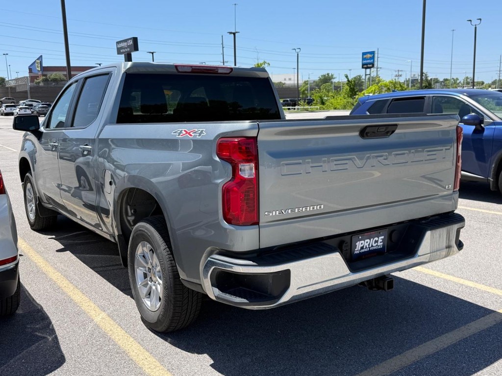 Chevrolet Silverado 1500 Vehicle Full-screen Gallery Image 11