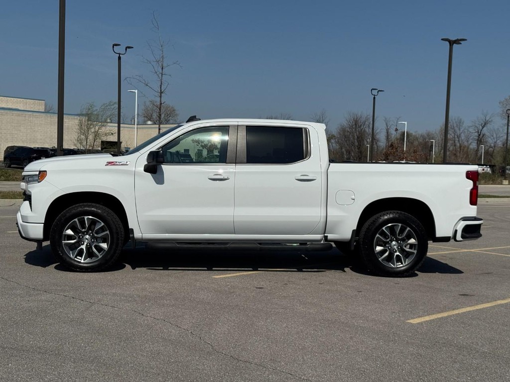 Chevrolet Silverado 1500 Vehicle Full-screen Gallery Image 02