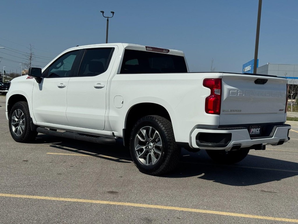 Chevrolet Silverado 1500 Vehicle Full-screen Gallery Image 03