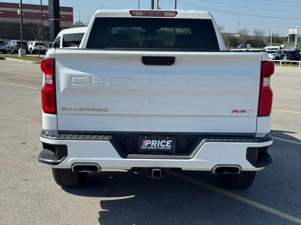 Chevrolet Silverado 1500 Vehicle Full-screen Gallery Image 05