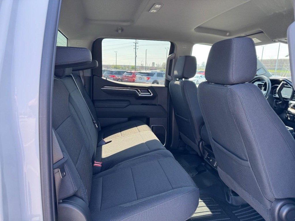 Chevrolet Silverado 1500 Vehicle Full-screen Gallery Image 10