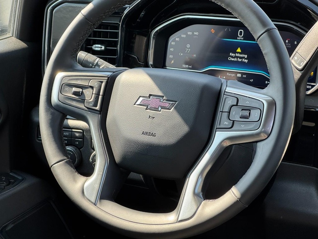 Chevrolet Silverado 1500 Vehicle Full-screen Gallery Image 12