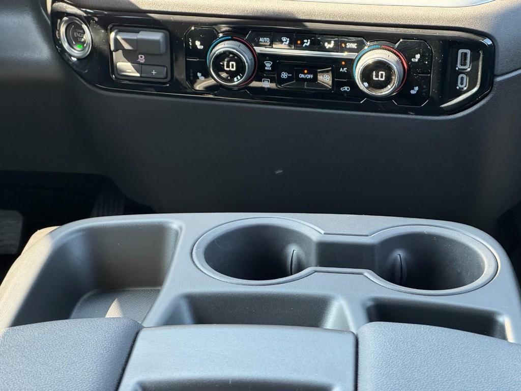 Chevrolet Silverado 1500 Vehicle Full-screen Gallery Image 14